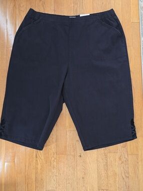 CROFT AND BARROW BRAND WOMEN'S PLUS SIZE BLACK "SKIMMER" CAPRI PANTS SIZE 3X